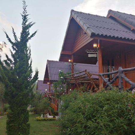 Indah Garden Hill Resort Фечабун Екстериор снимка