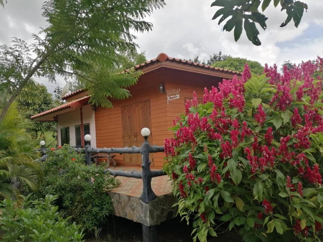 Indah Garden Hill Resort Фечабун Екстериор снимка