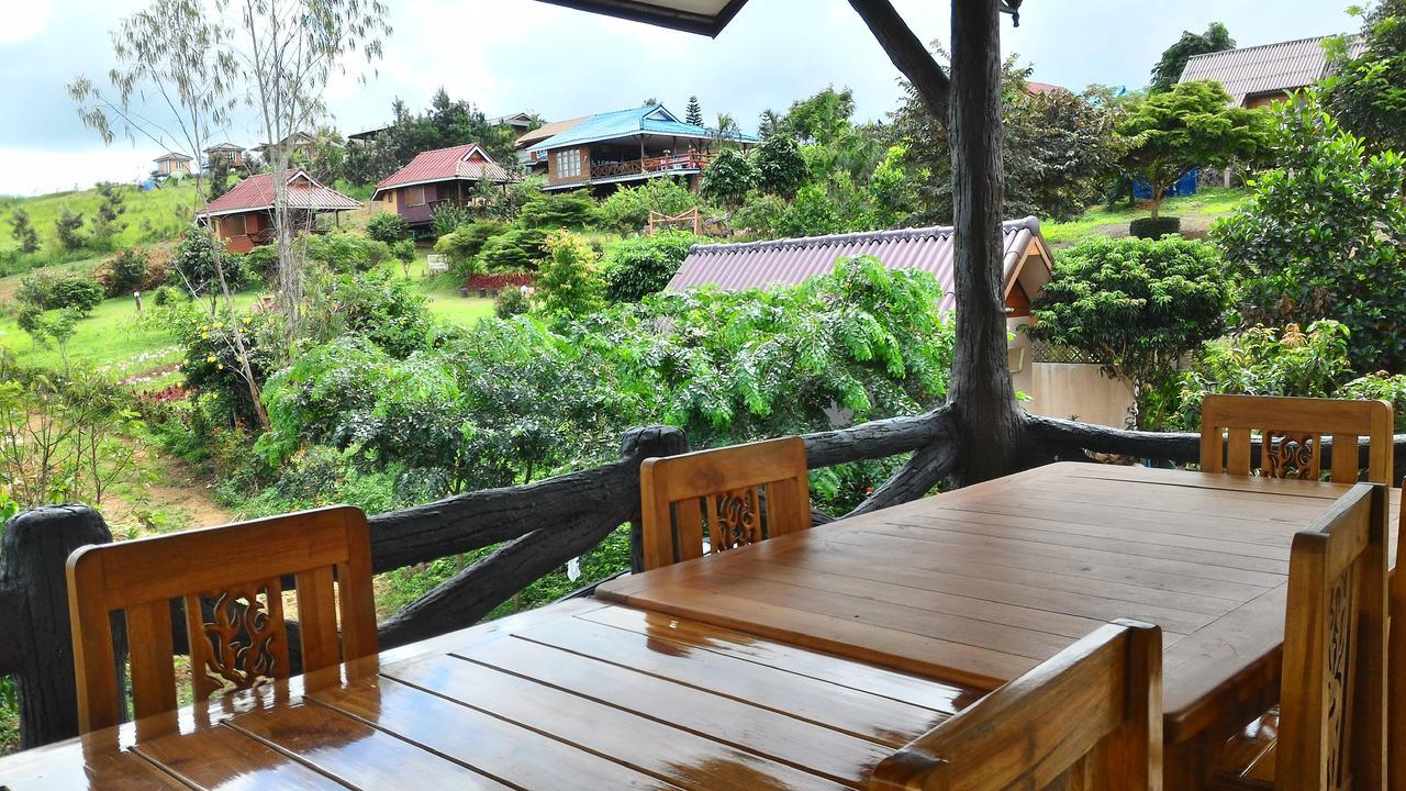 Indah Garden Hill Resort Фечабун Екстериор снимка
