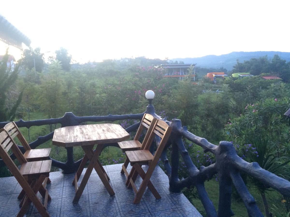 Indah Garden Hill Resort Фечабун Екстериор снимка