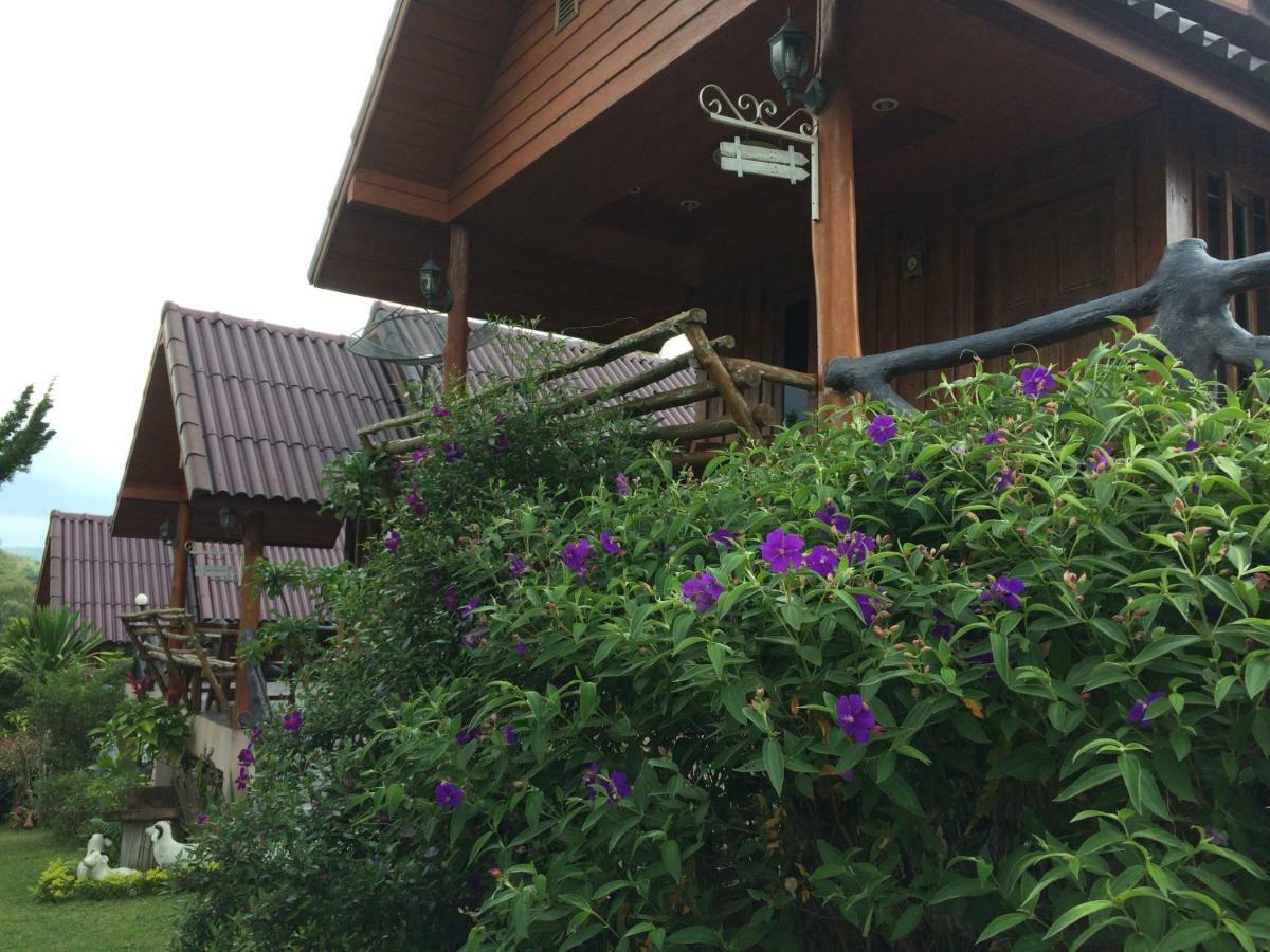 Indah Garden Hill Resort Фечабун Екстериор снимка