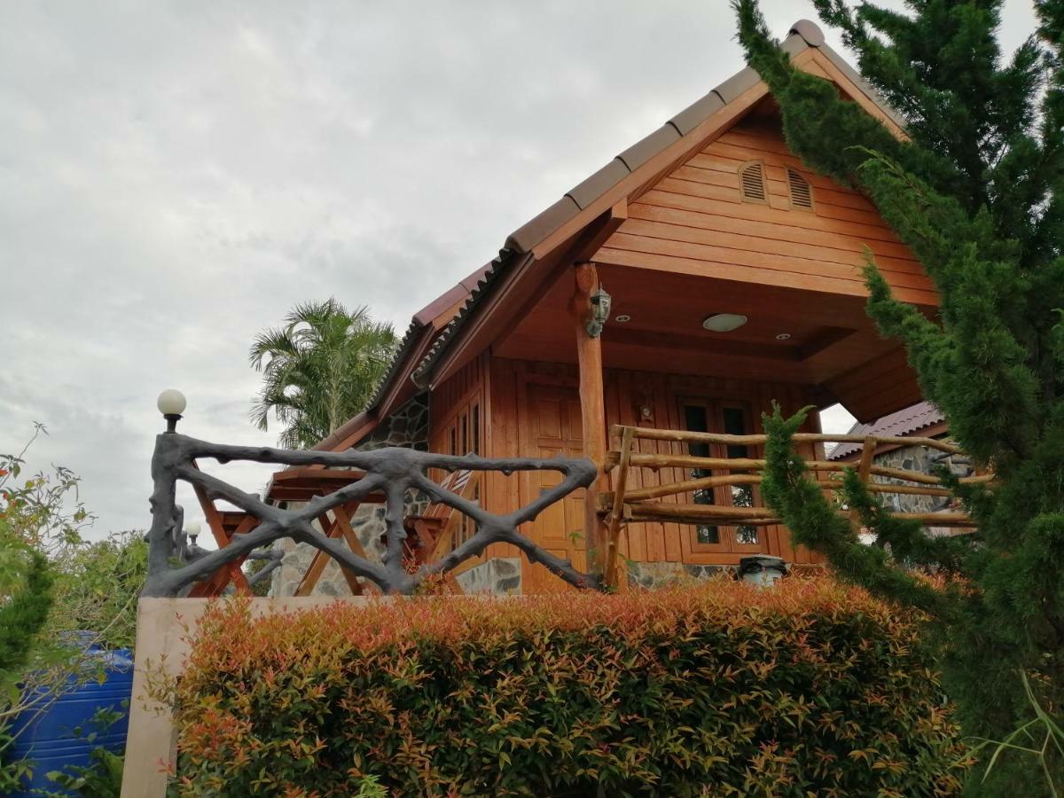 Indah Garden Hill Resort Фечабун Екстериор снимка