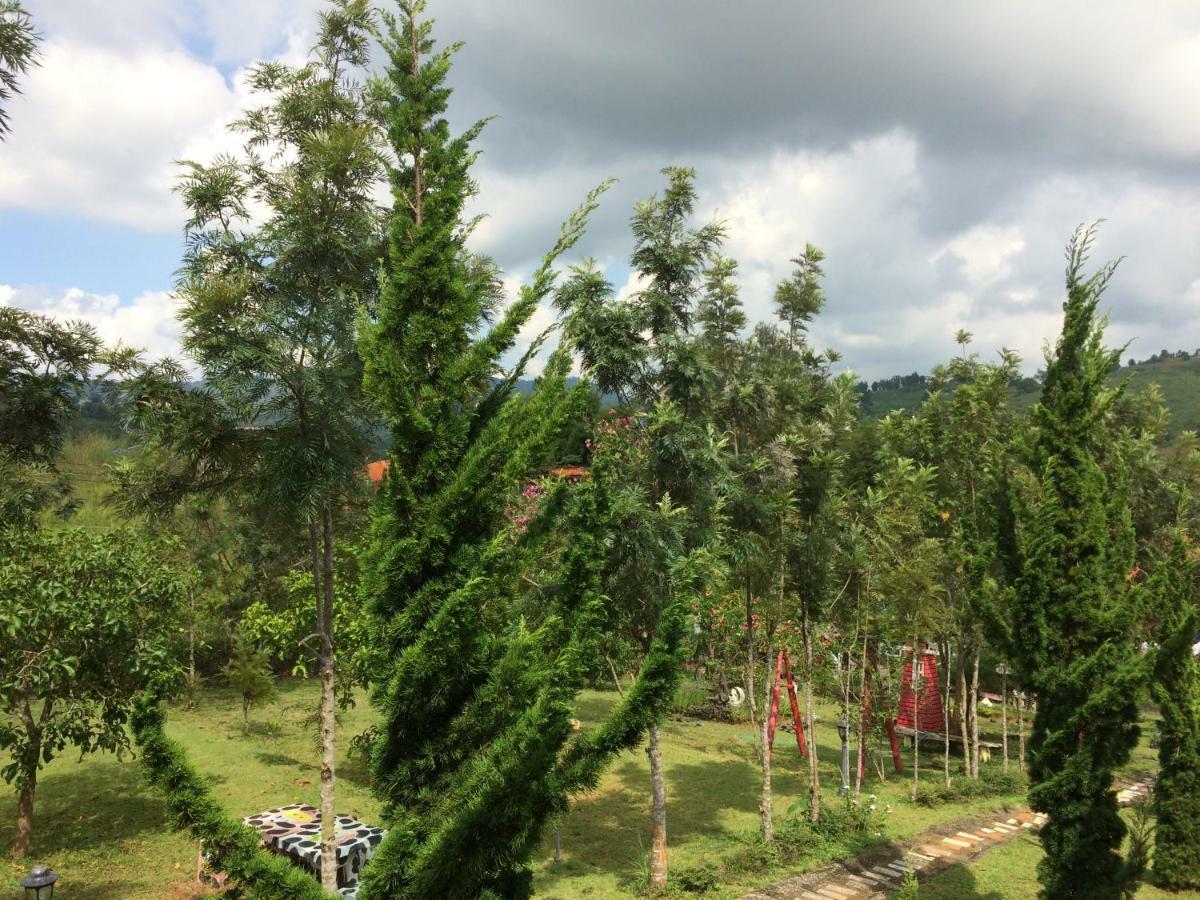 Indah Garden Hill Resort Фечабун Екстериор снимка