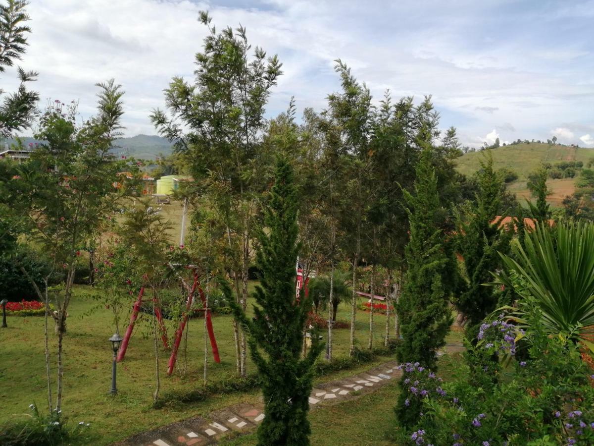 Indah Garden Hill Resort Фечабун Екстериор снимка