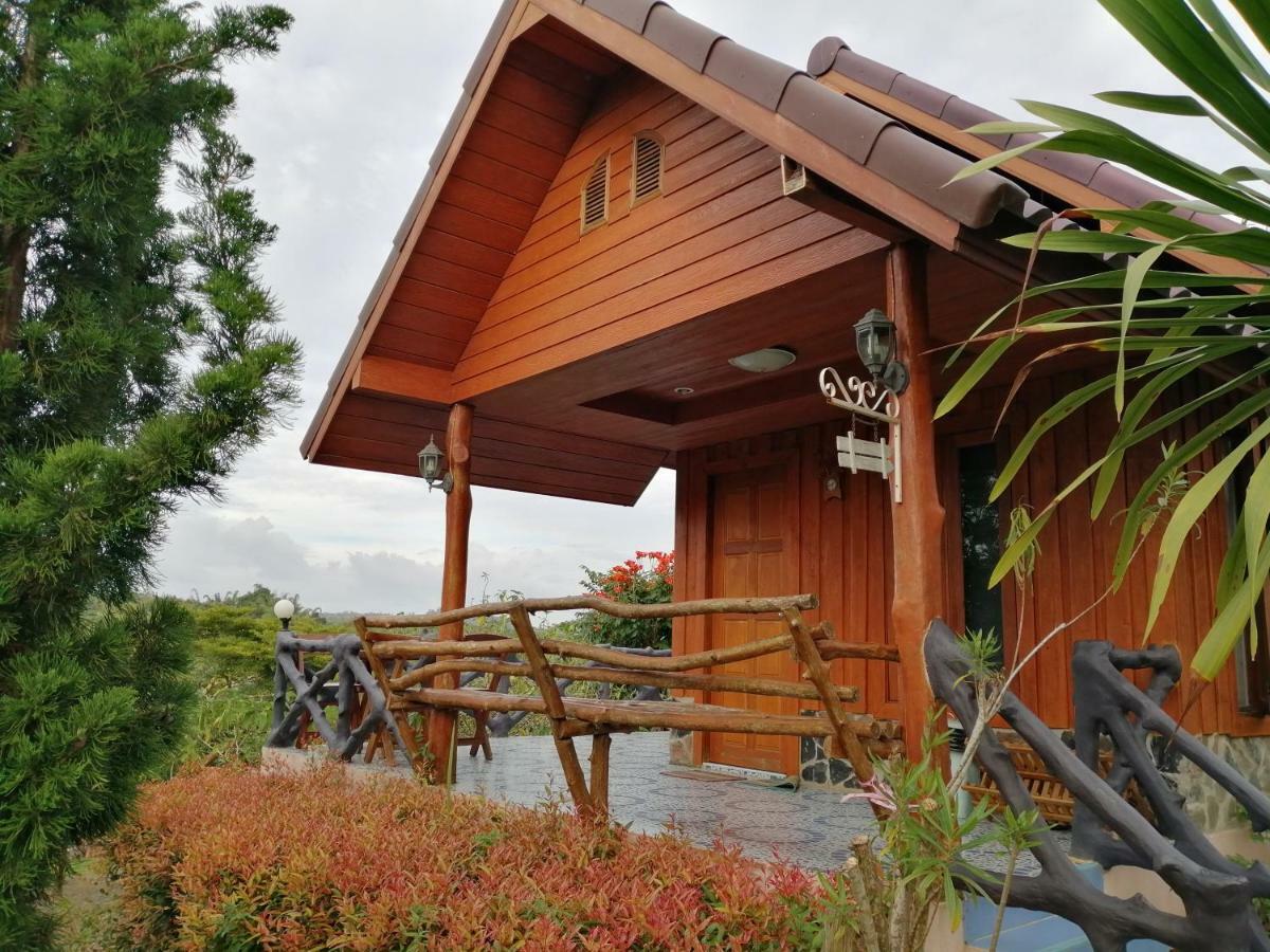 Indah Garden Hill Resort Фечабун Екстериор снимка