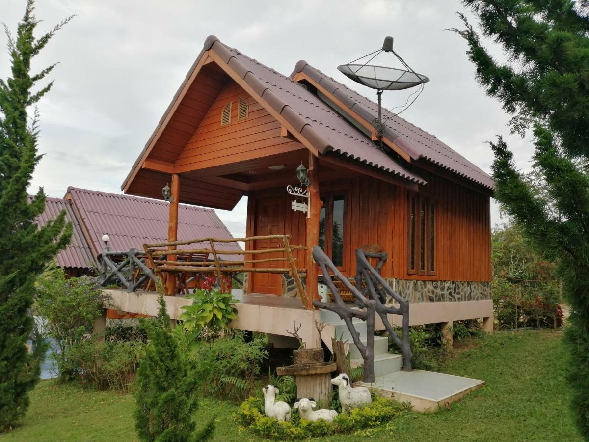 Indah Garden Hill Resort Фечабун Екстериор снимка