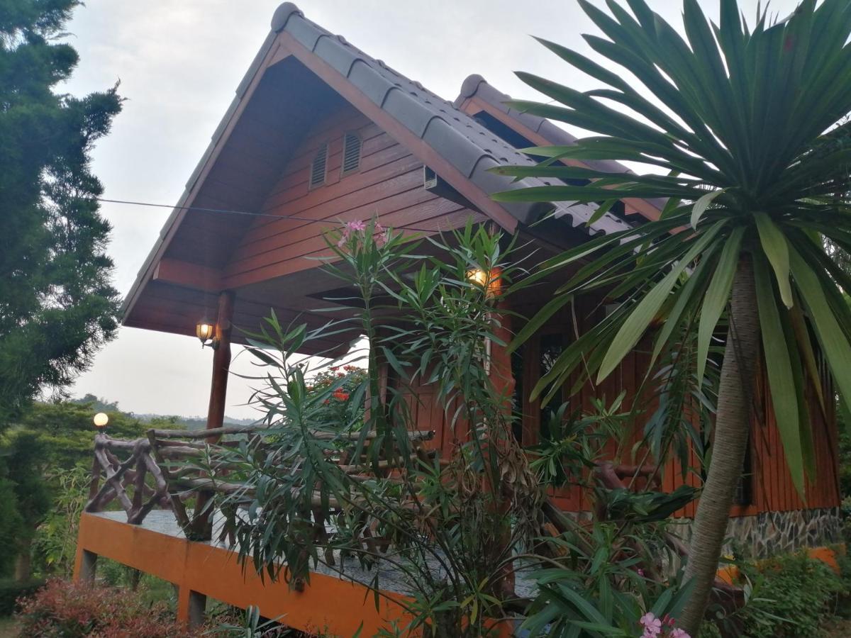 Indah Garden Hill Resort Фечабун Екстериор снимка