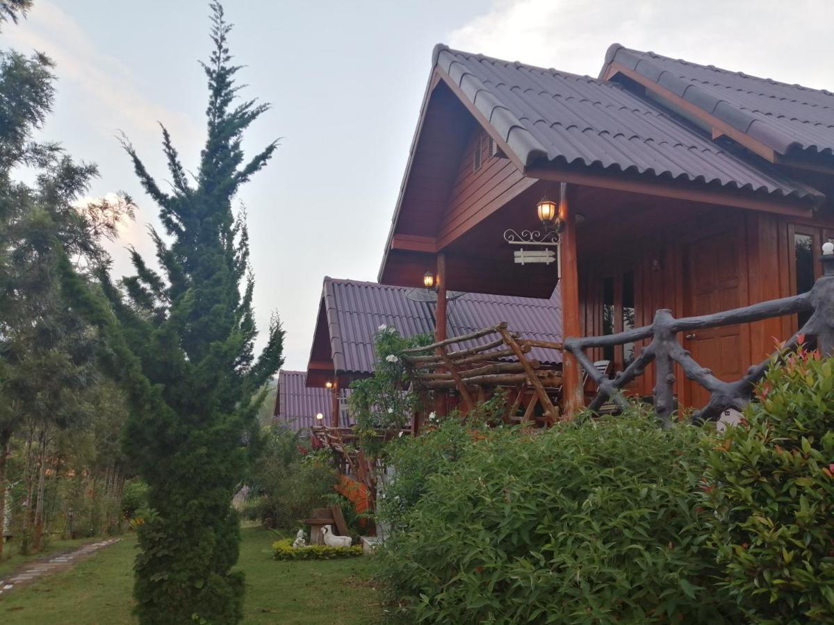 Indah Garden Hill Resort Фечабун Екстериор снимка
