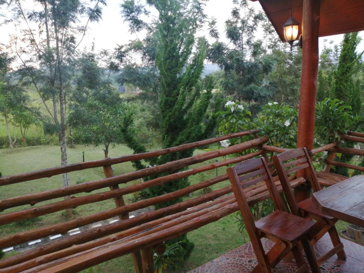 Indah Garden Hill Resort Фечабун Екстериор снимка