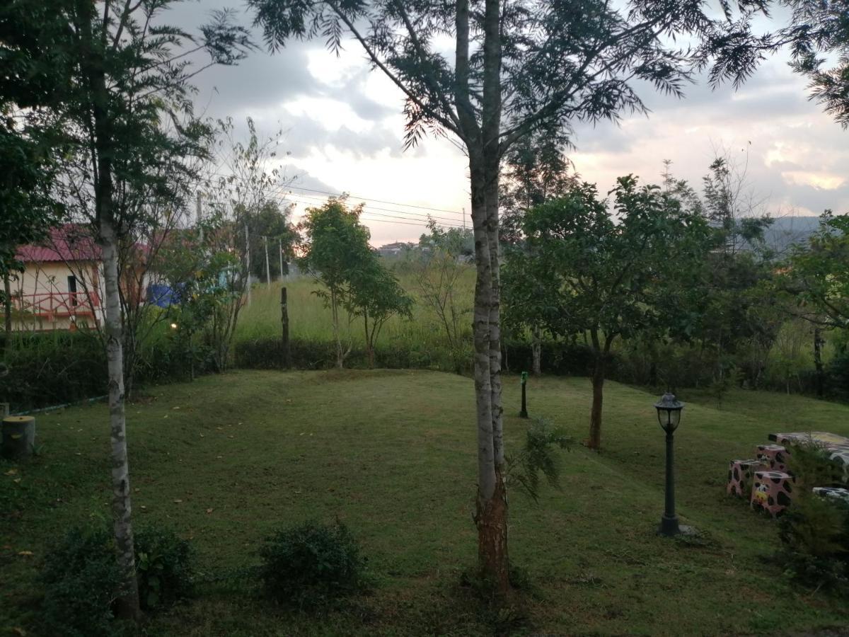 Indah Garden Hill Resort Фечабун Екстериор снимка